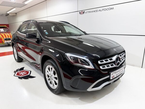 MERCEDES GLA 180 d Inspiration