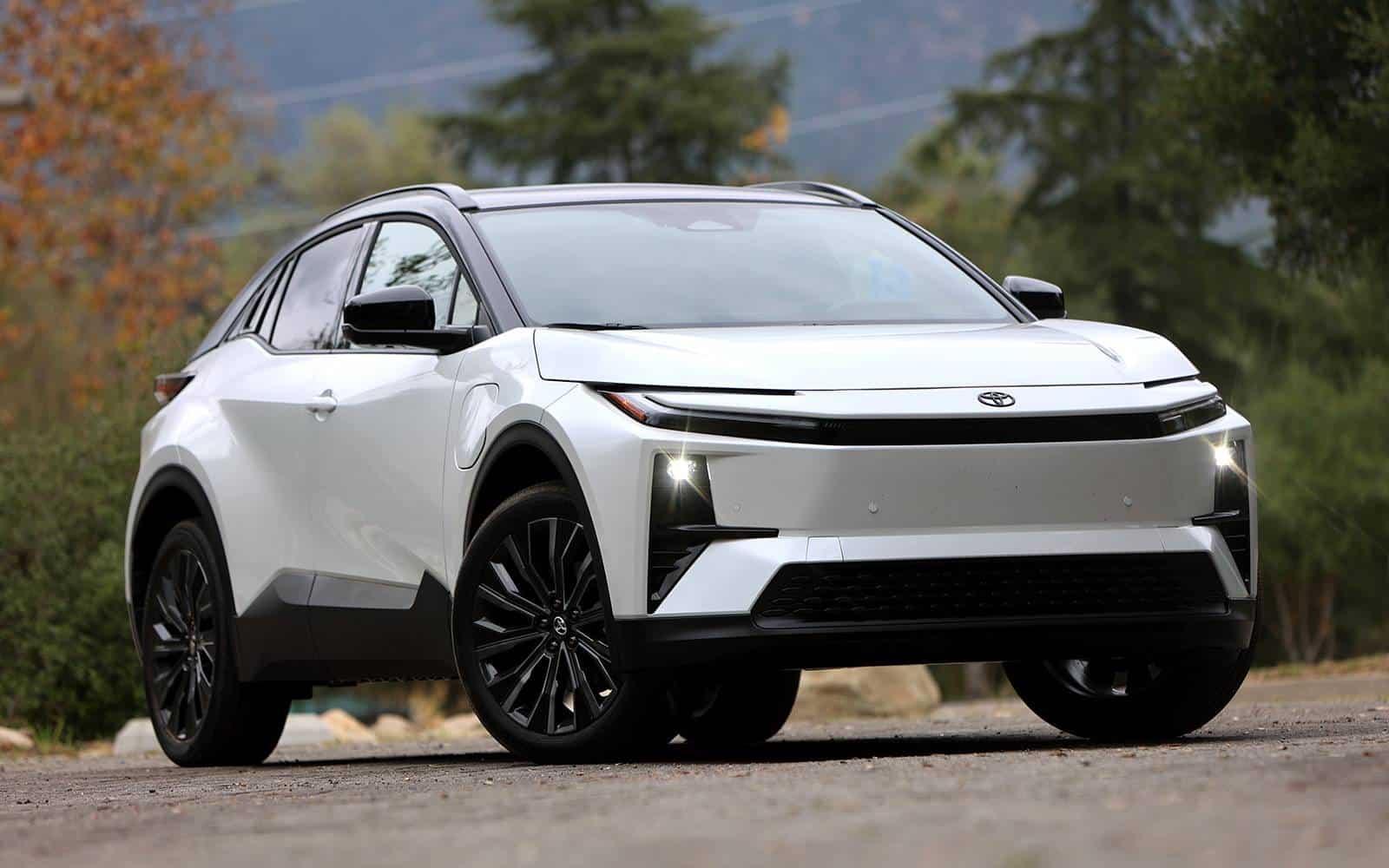 Toyota C-HR+ électrique 2026 : le SUV coupé passe à l&rsquo;offensive avec 3 000 € de remise